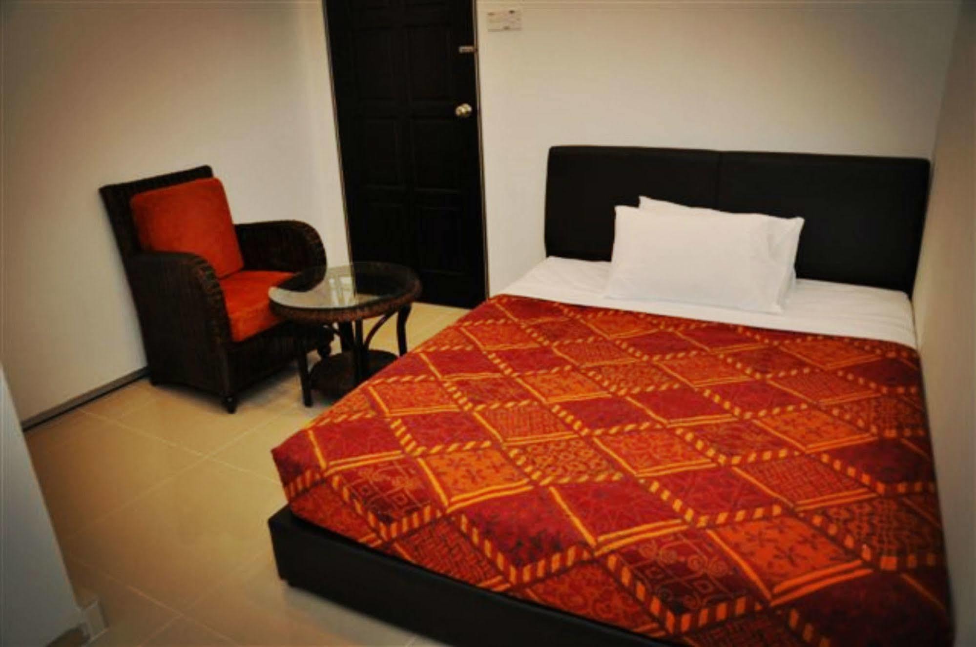 ג'ורג' טאון Old Budget Hotel מראה חיצוני תמונה